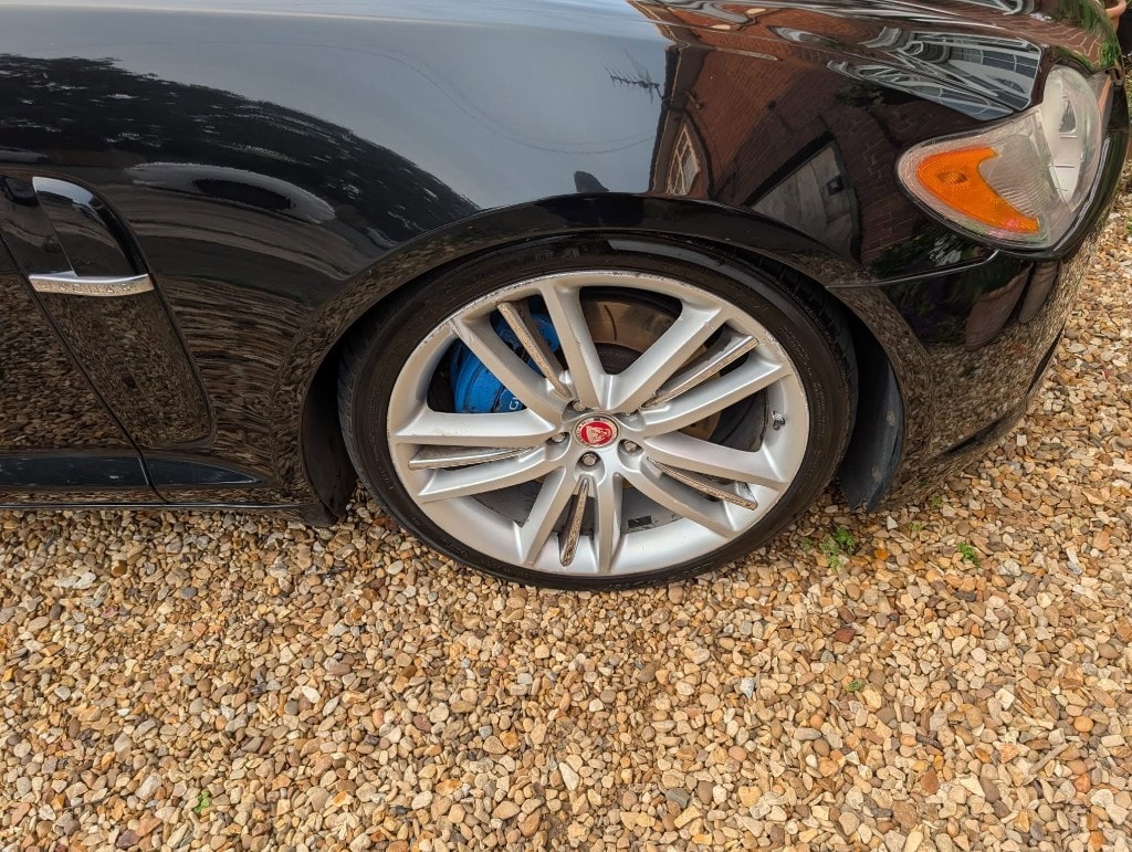 Jaguar alloy wheel — faces, spokes and barrels deep cleaned and dressed